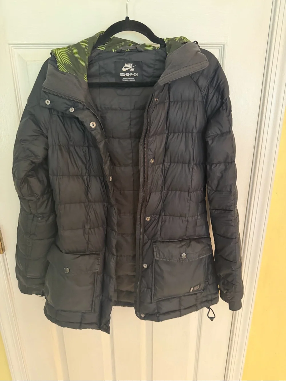 Nike SB Womens S Black Grey Goose Down Puffer Jacket Hooded Winter Coat